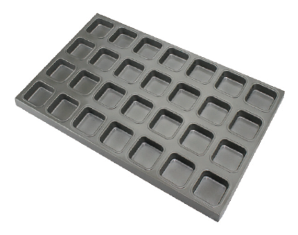 28 Cups Square Cake Pan